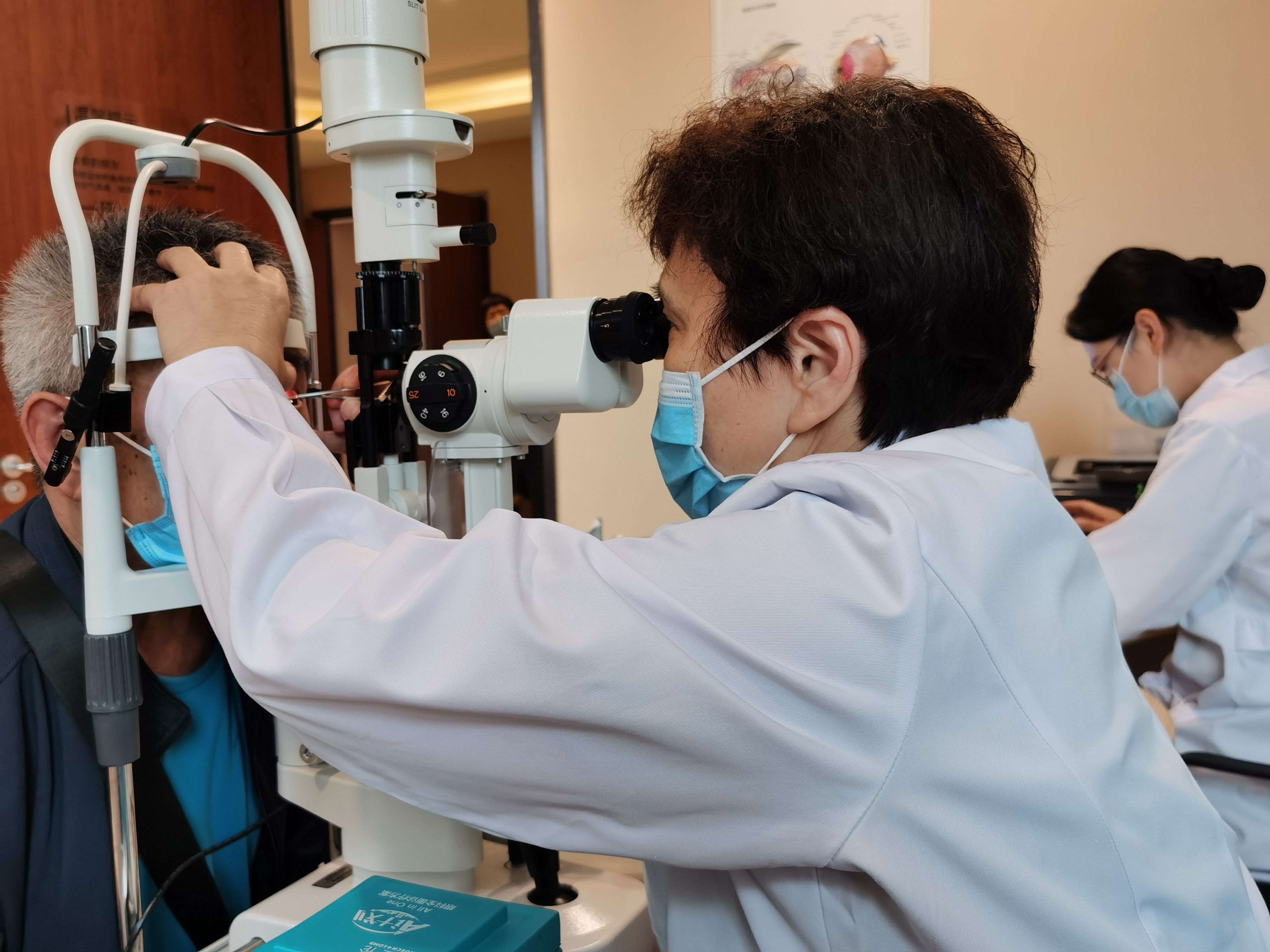 守护光明之艺术——眼科探索与保护之道