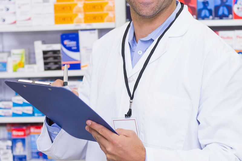 如何学习成为一名合格的药剂师并实践技能提升?